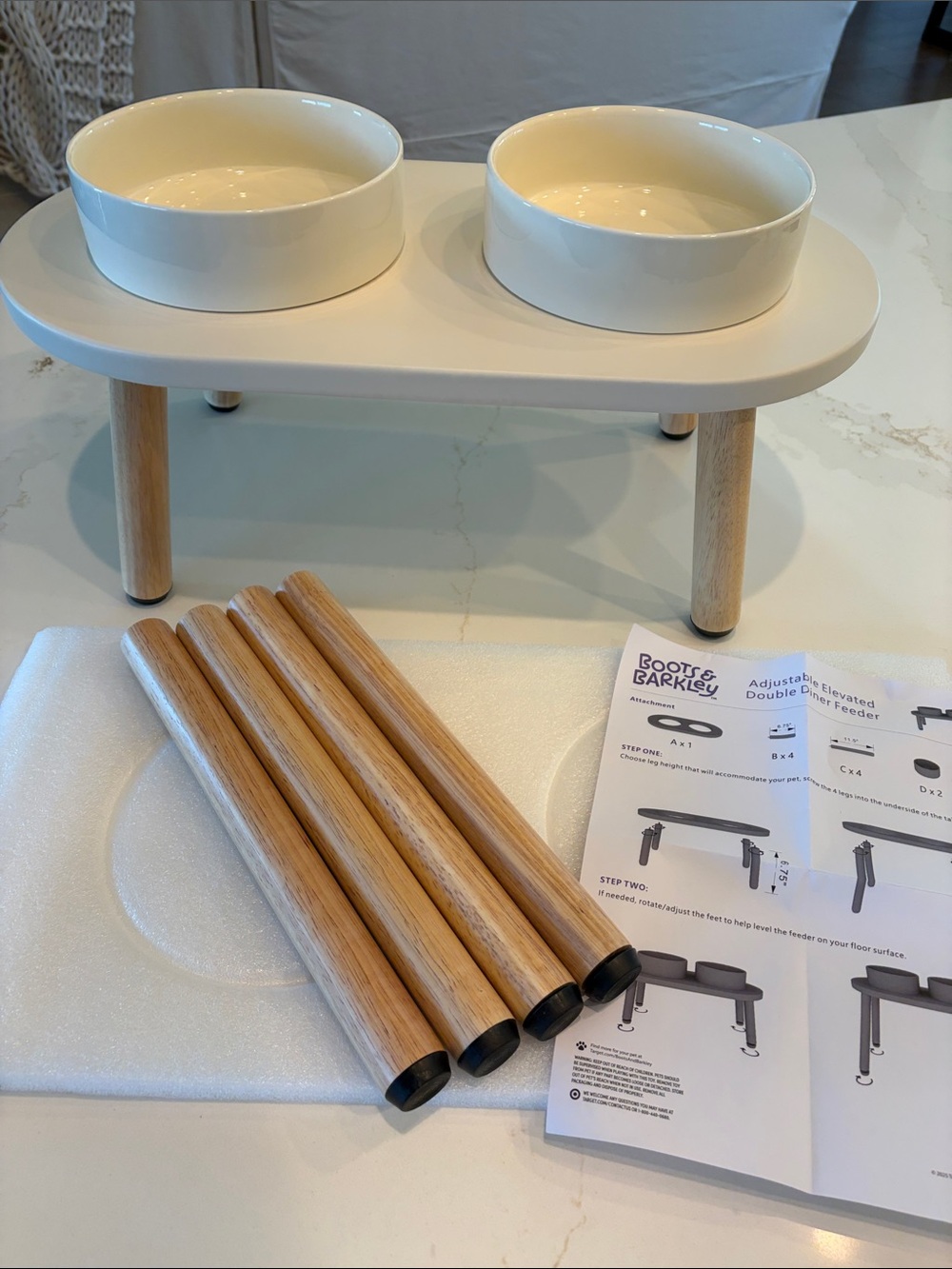 NWT Boots & Barkley Creme Elevated Double Ceramic Pet Feeder with Wood Legs
